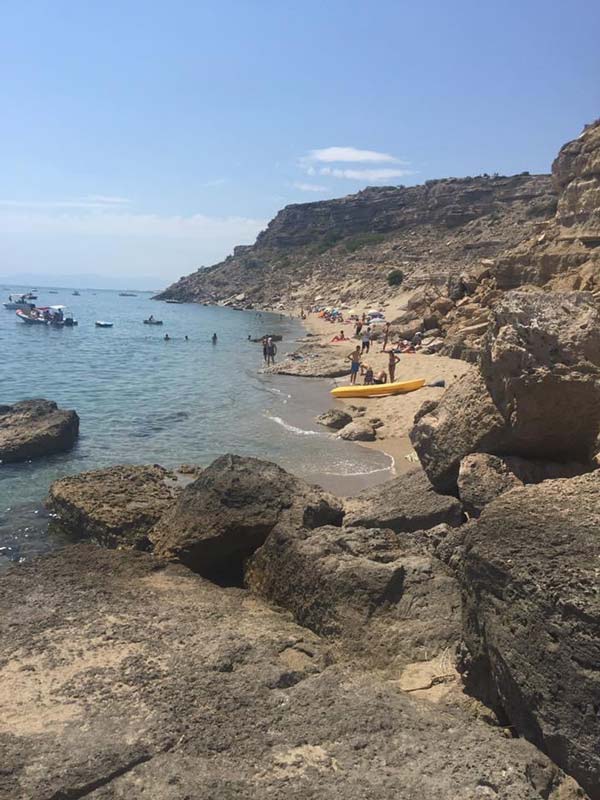 Van aménagé à la mer